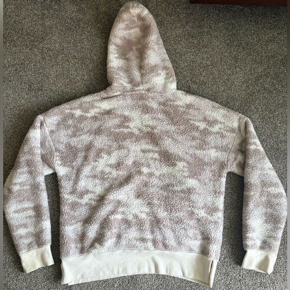 Calvin Klein Performance Long Sleeve Pink Camo Sweatshirt Women's - Picture 5 of 13